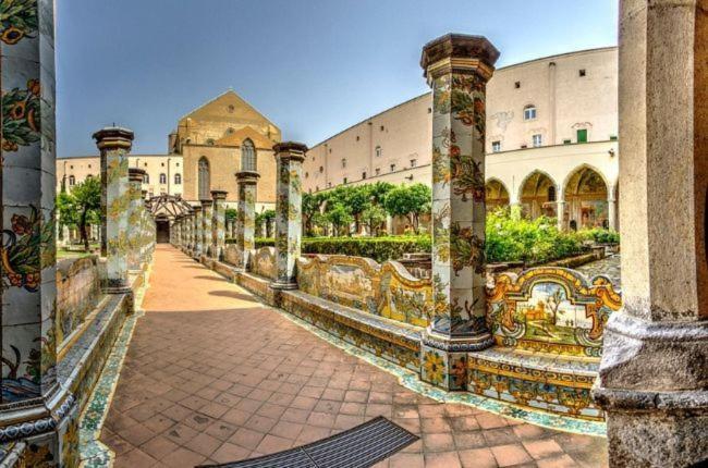 Donna Luisa A Santa Chiara Bed & Breakfast เนเปิลส์ ภายนอก รูปภาพ