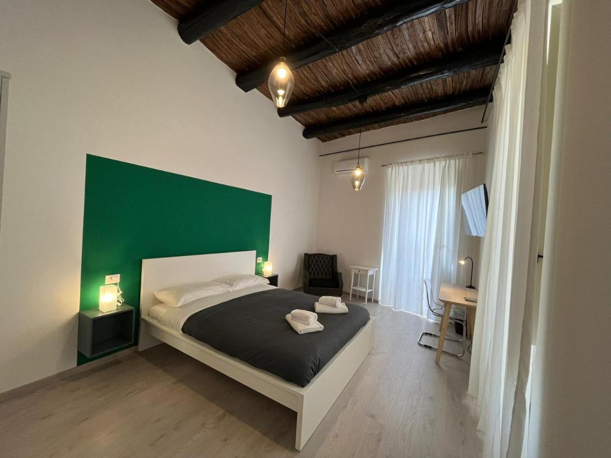 Donna Luisa A Santa Chiara Bed & Breakfast เนเปิลส์ ภายนอก รูปภาพ