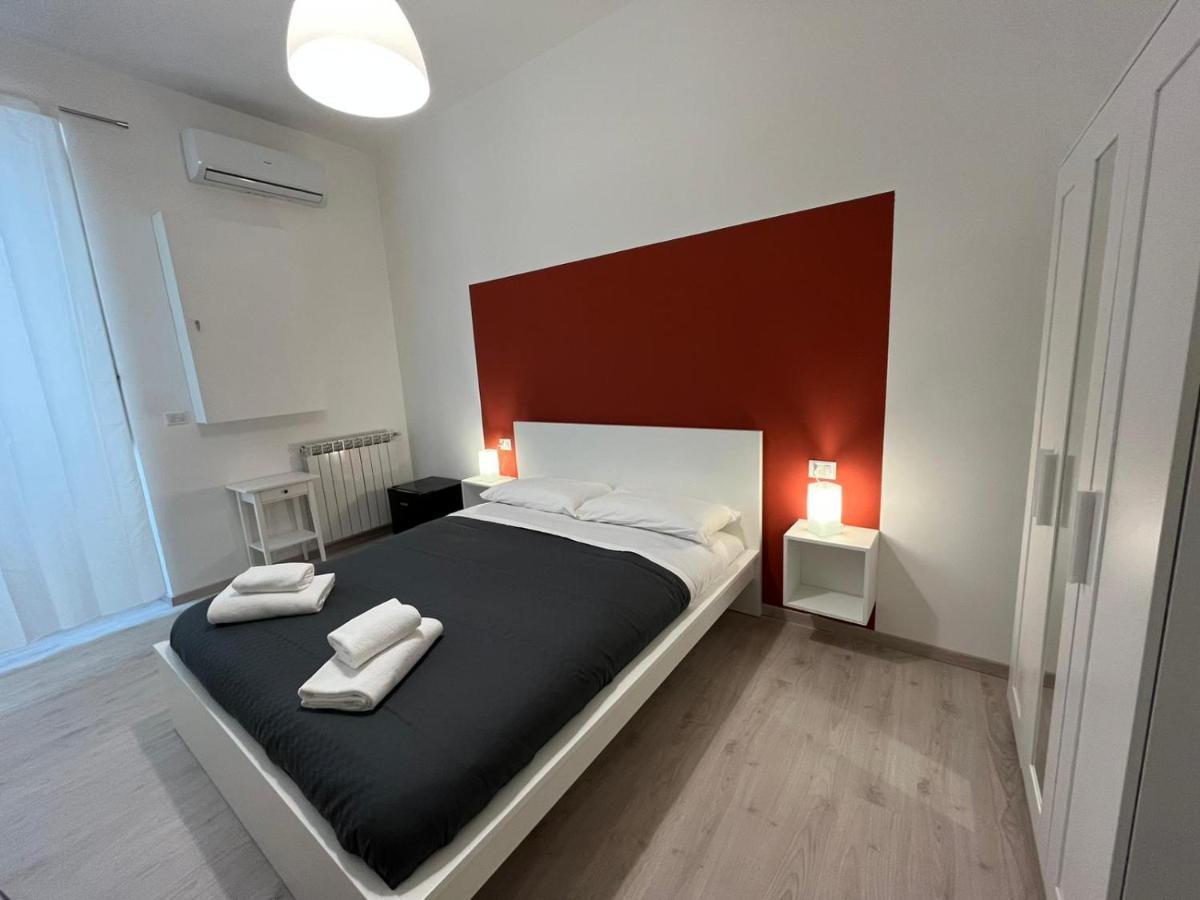 Donna Luisa A Santa Chiara Bed & Breakfast เนเปิลส์ ภายนอก รูปภาพ