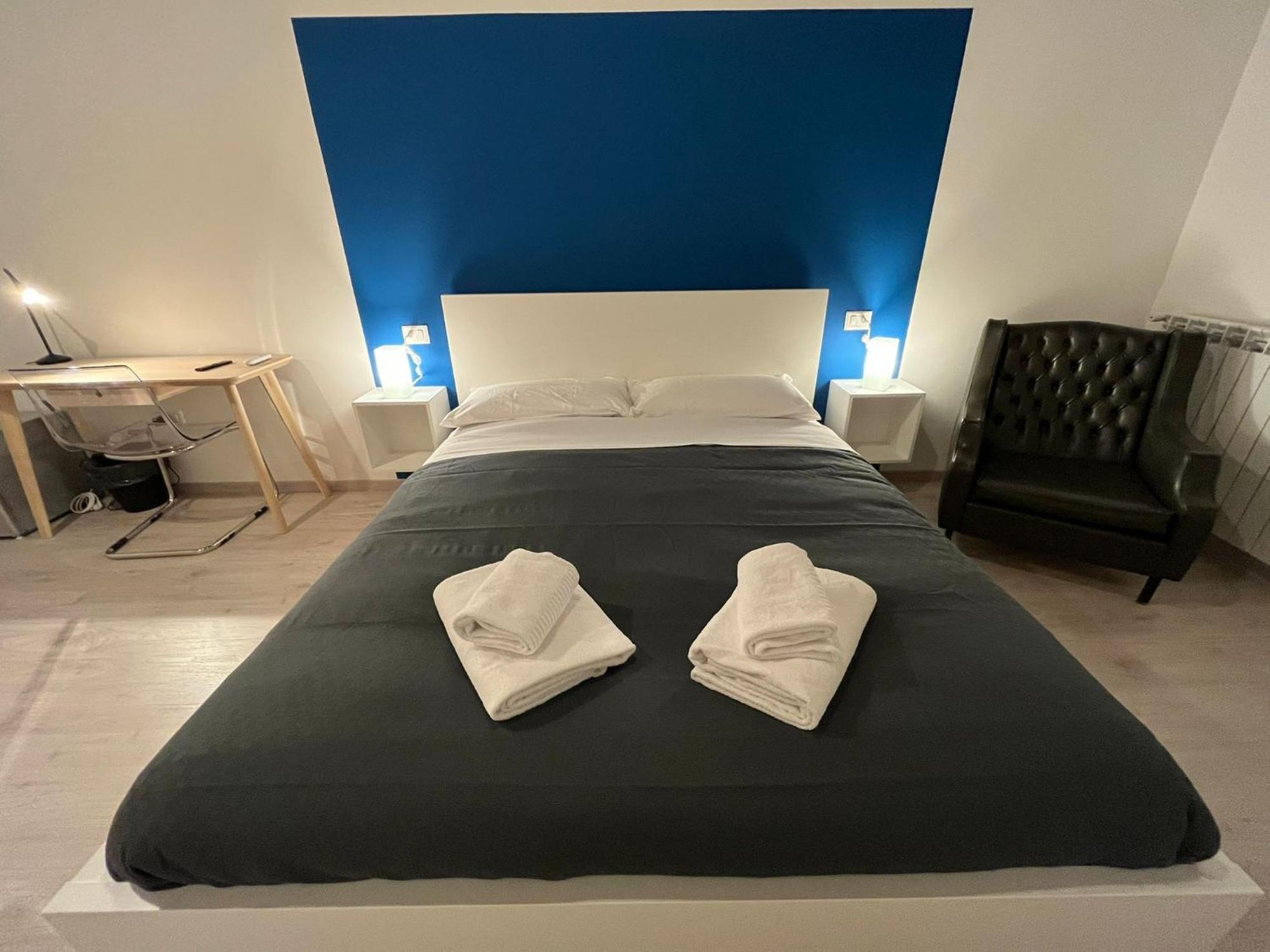 Donna Luisa A Santa Chiara Bed & Breakfast เนเปิลส์ ห้อง รูปภาพ